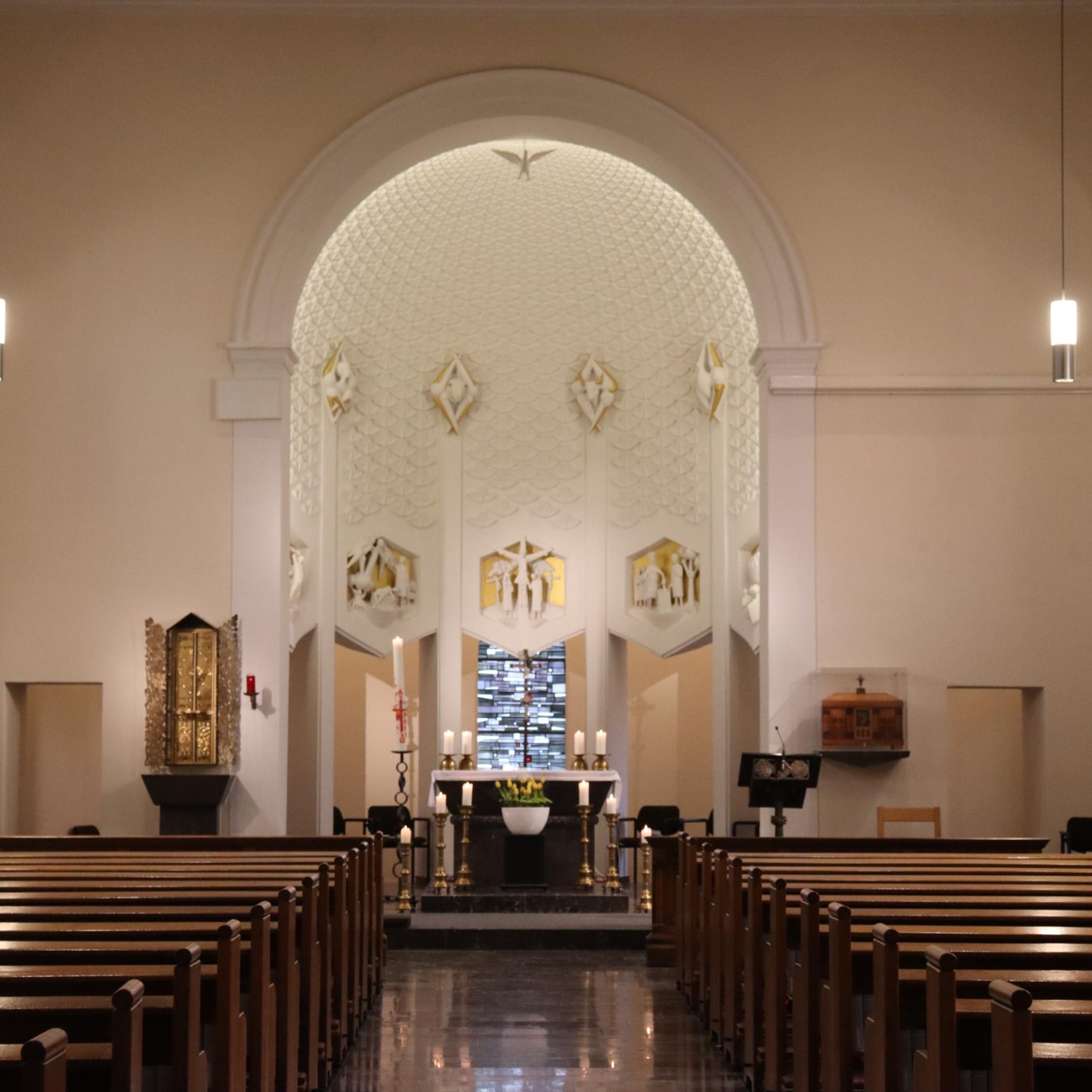 Kirchenschiff Blick vom Eingang